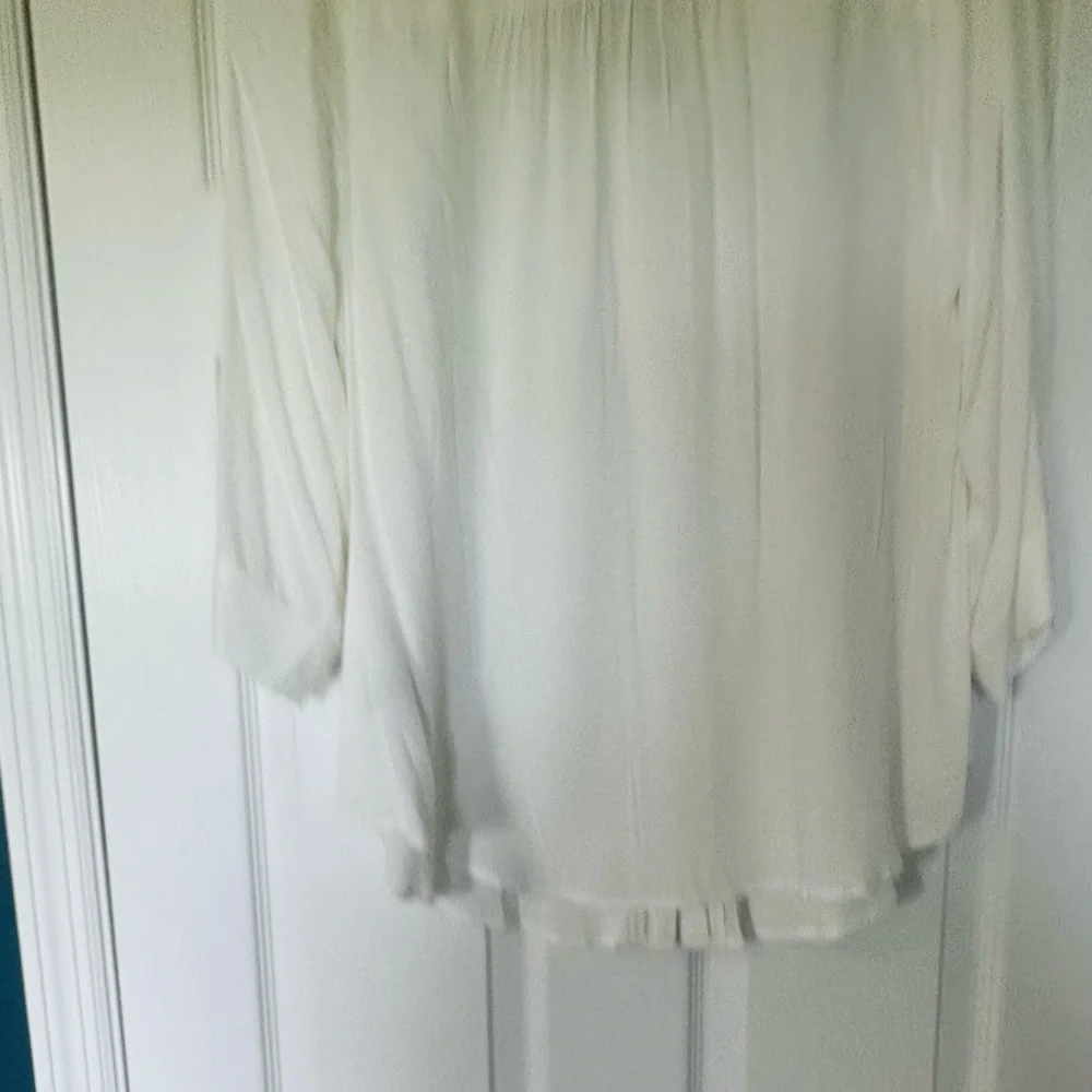 NWT torrid White top - Picture 3 of 4